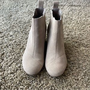 Toms Kelsey bootie 6M
